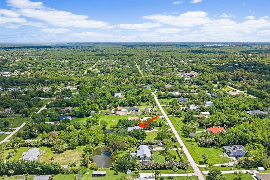 Photo of 15305 N 96th St N, Palm Beach, FL 33478 (MLS # A12024130)