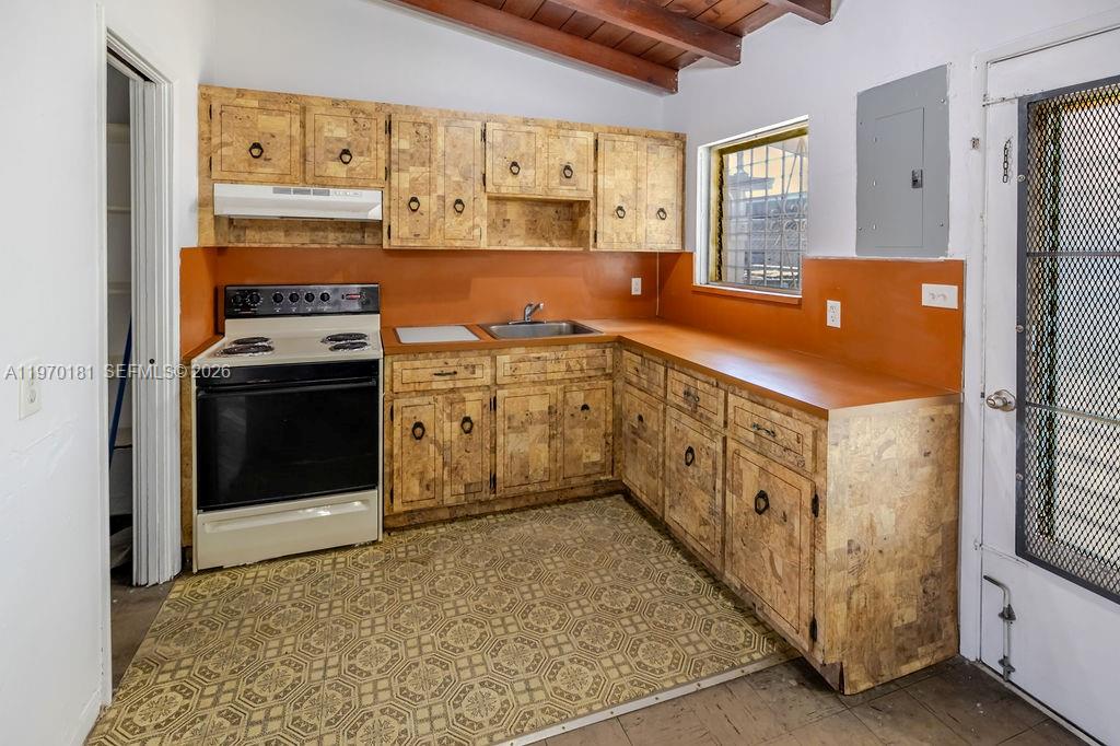 ESSEX VILLAGE 6TH ADDN - Residential