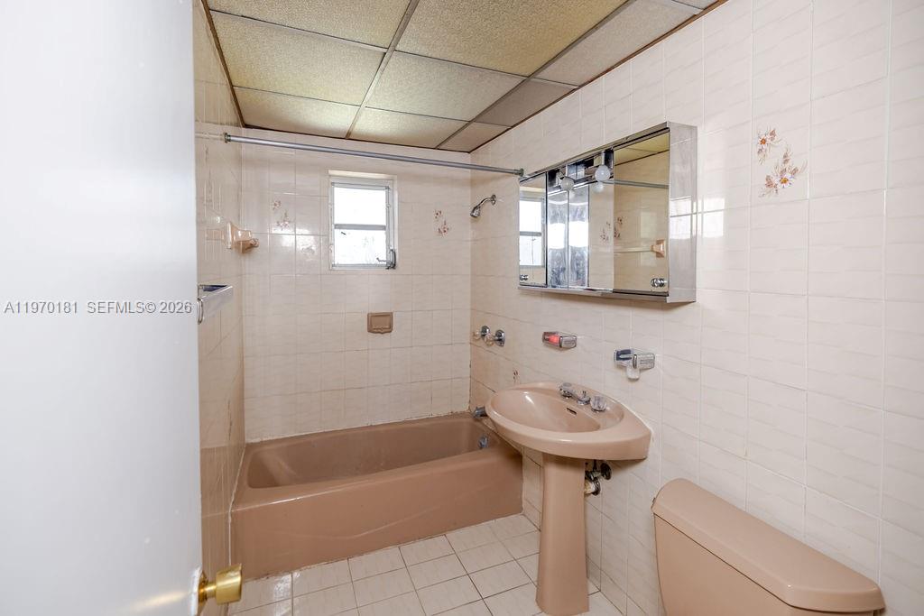 ESSEX VILLAGE 6TH ADDN - Residential