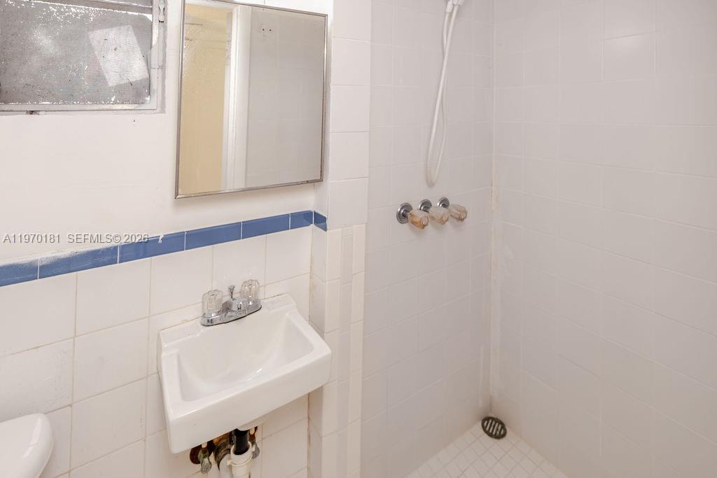 ESSEX VILLAGE 6TH ADDN - Residential