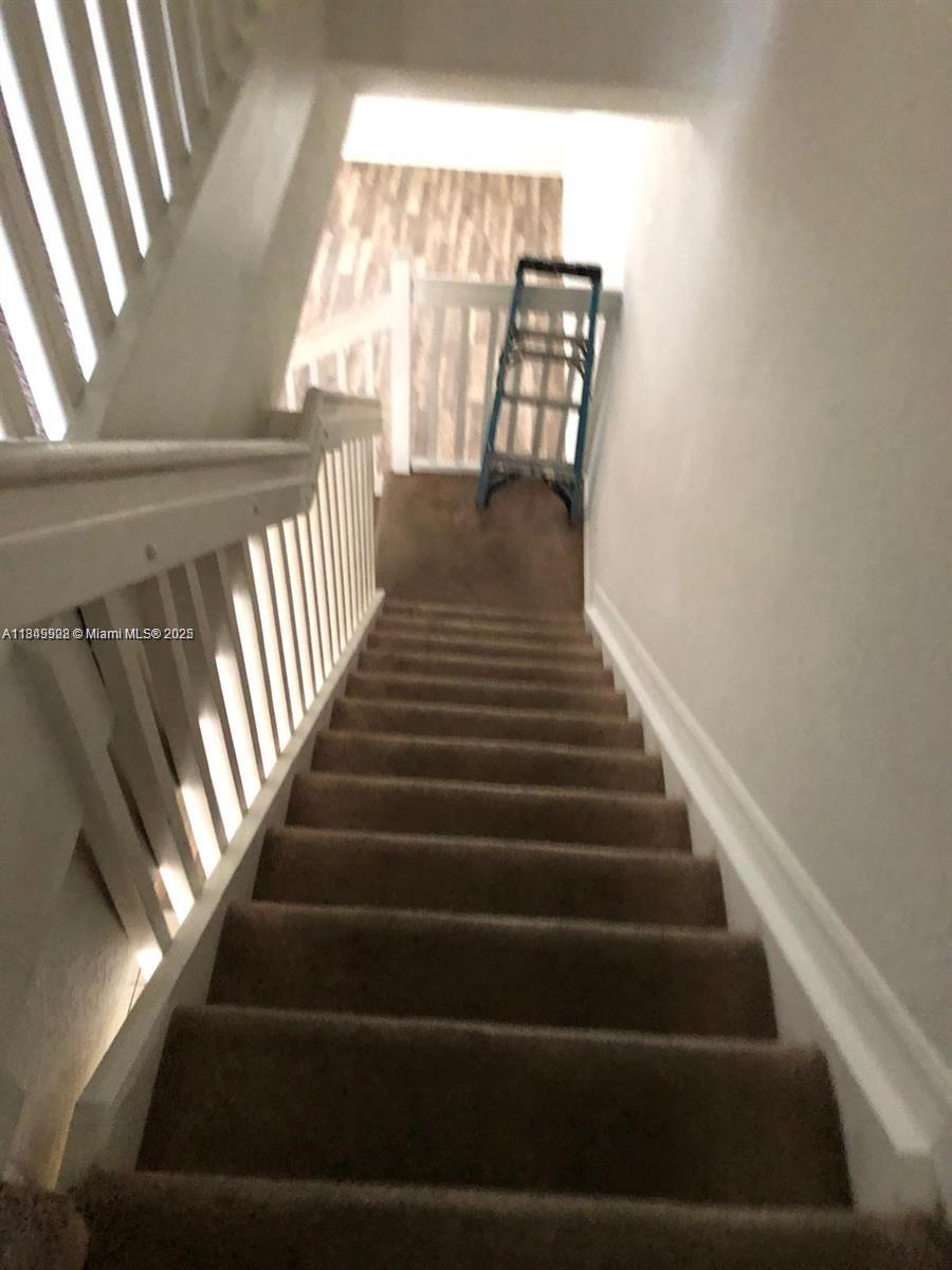 1911 Hibiscus Ln