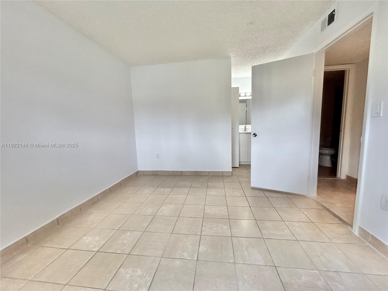 PALMS OF PEMBROKE CONDO - Residential Lease