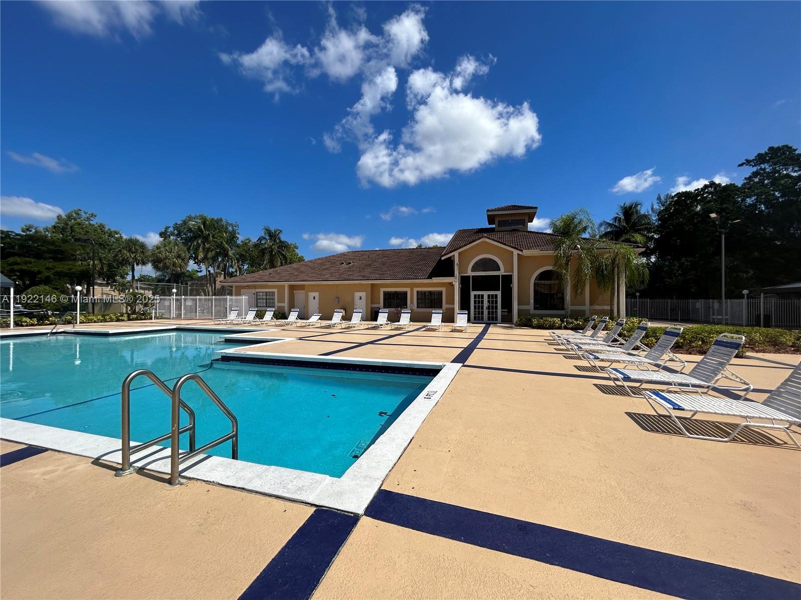 PALMS OF PEMBROKE CONDO - Residential Lease