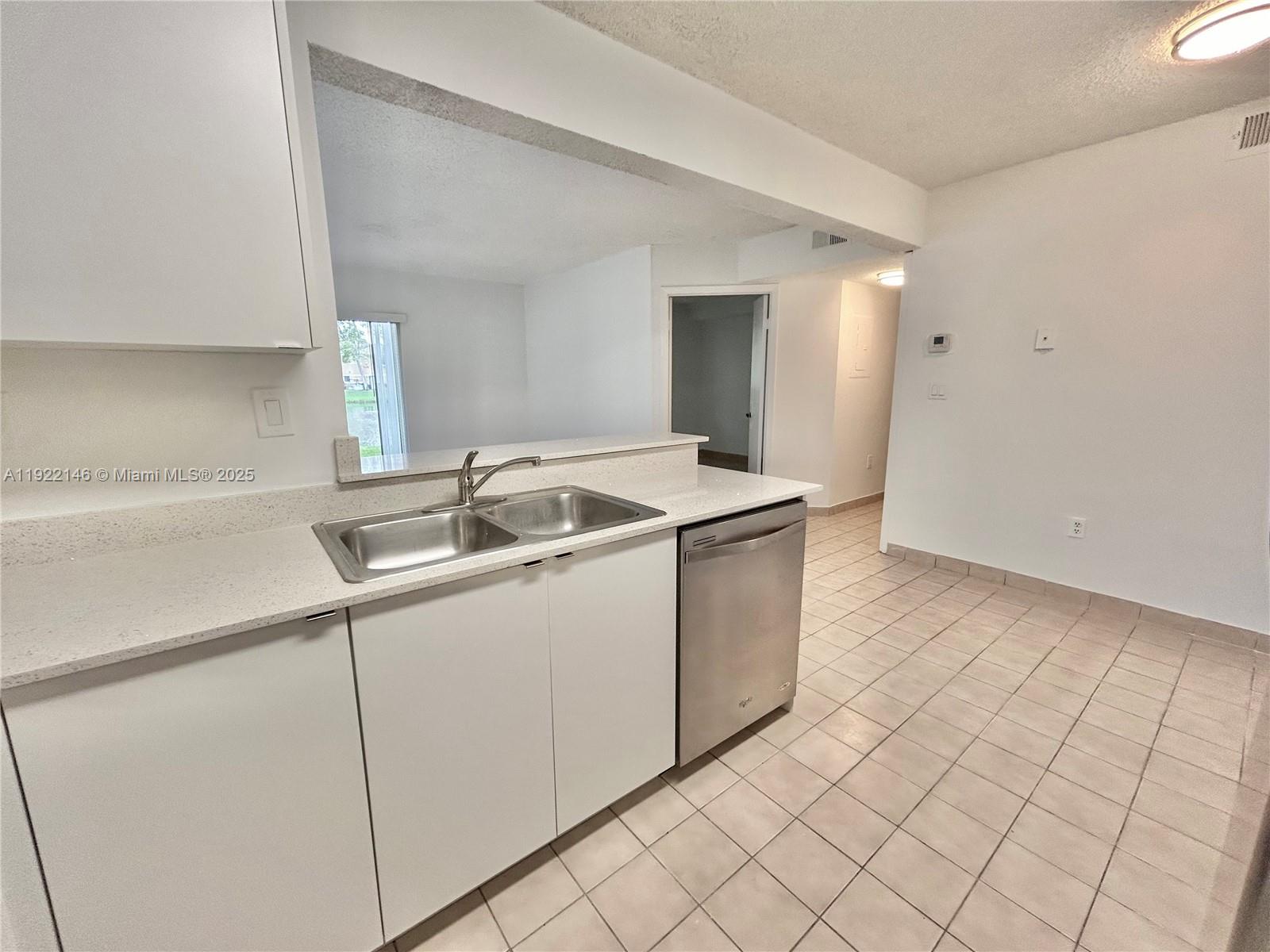 PALMS OF PEMBROKE CONDO - Residential Lease