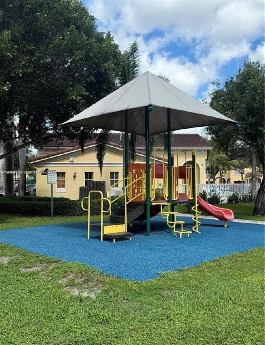 GRAND LAKES PHASE I - Residential