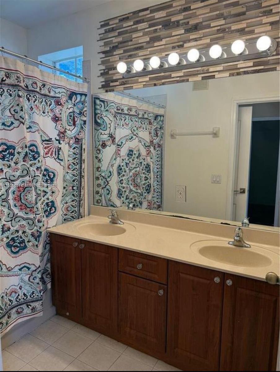 GRAND LAKES PHASE I - Residential