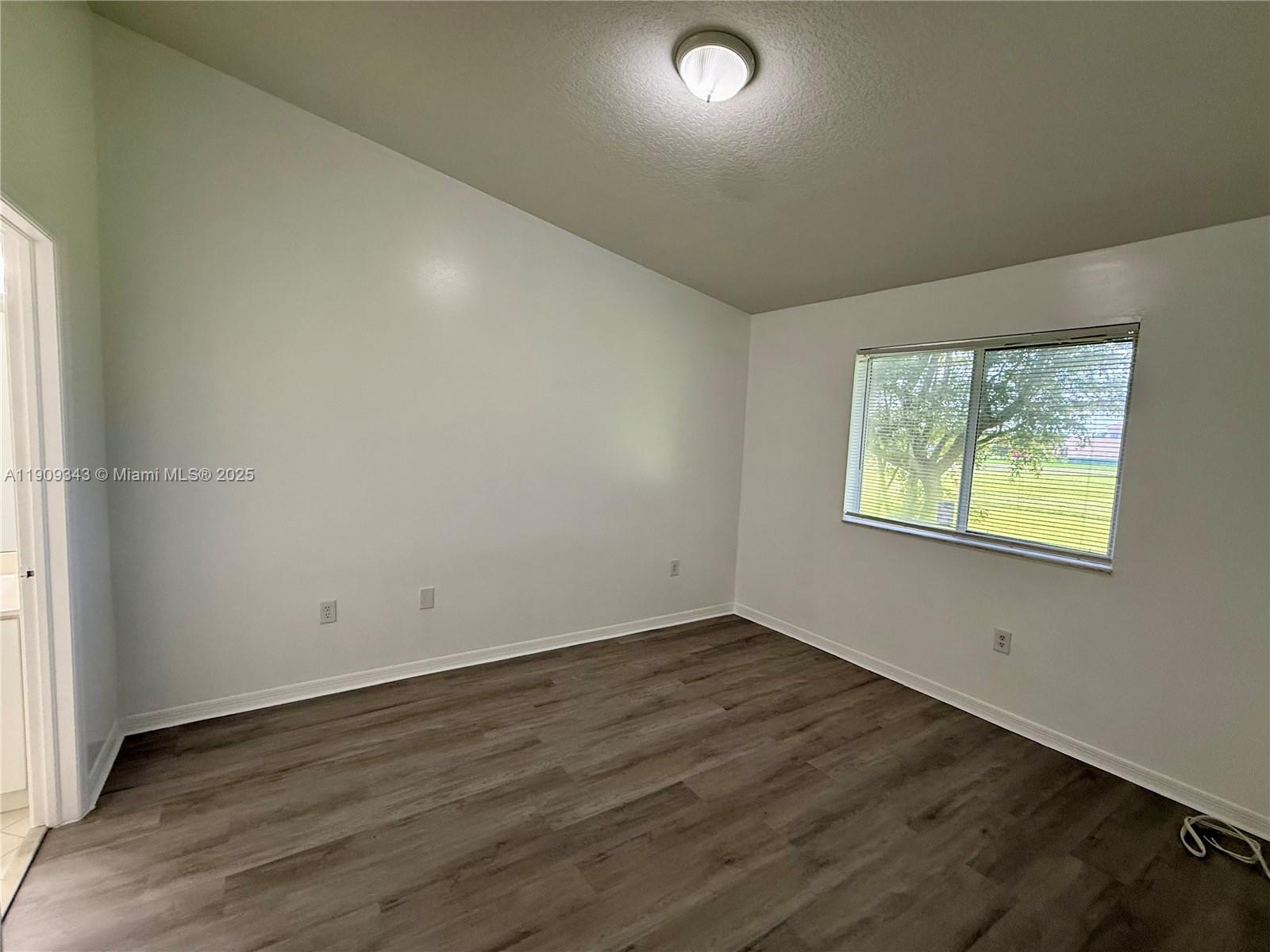 MONTEREY AT MALIBU BAY CO - Residential Lease