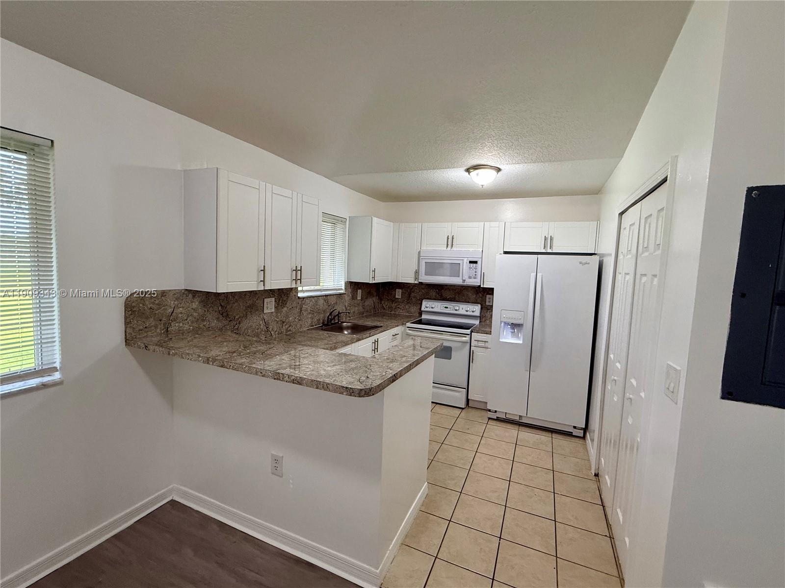 MONTEREY AT MALIBU BAY CO - Residential Lease