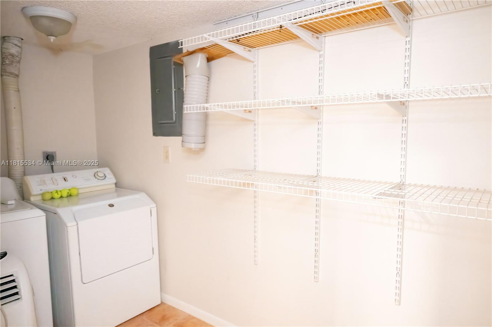 LAVERS DELRAY RACQUET CLU - Residential Lease