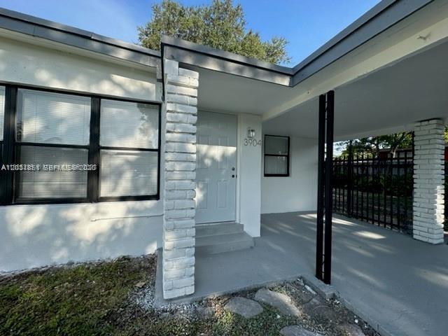 Photo 1 of 11 — 3904 SW 58th Ave, West Park, FL 33023