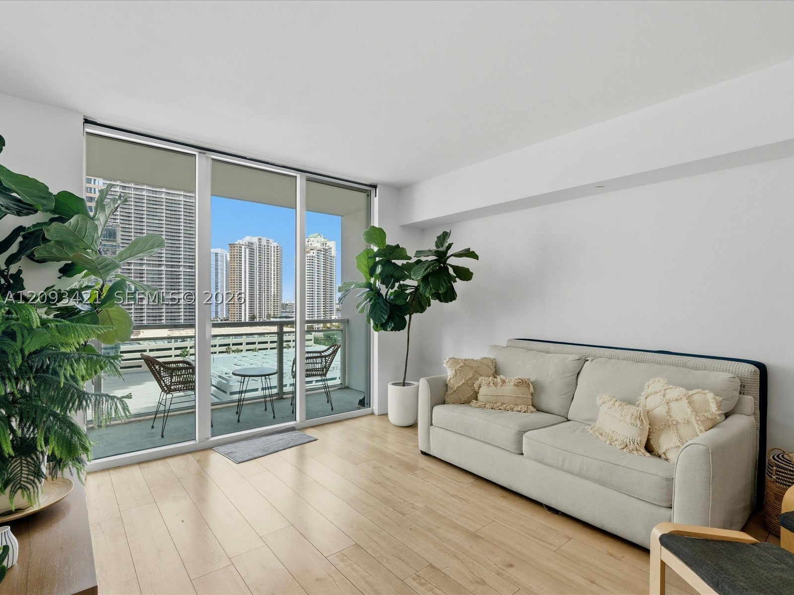 950 Brickell Bay Dr 1208