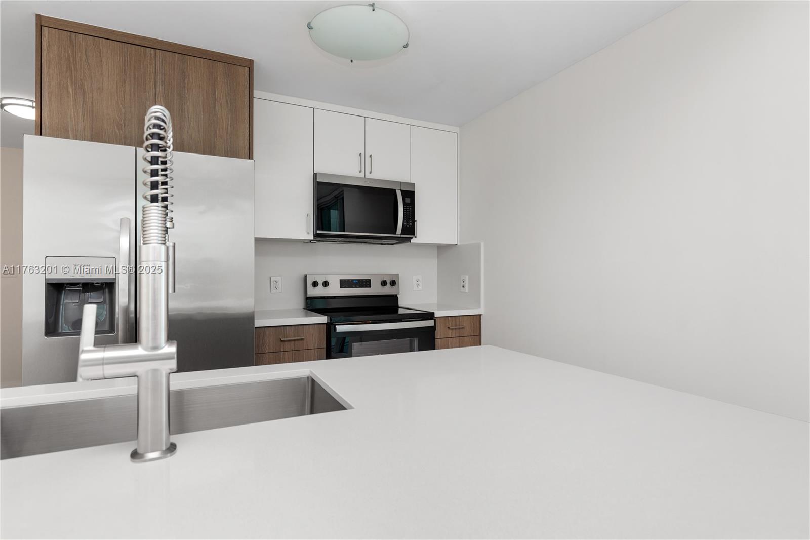 QUANTUM ON THE BAY CONDO - Residential