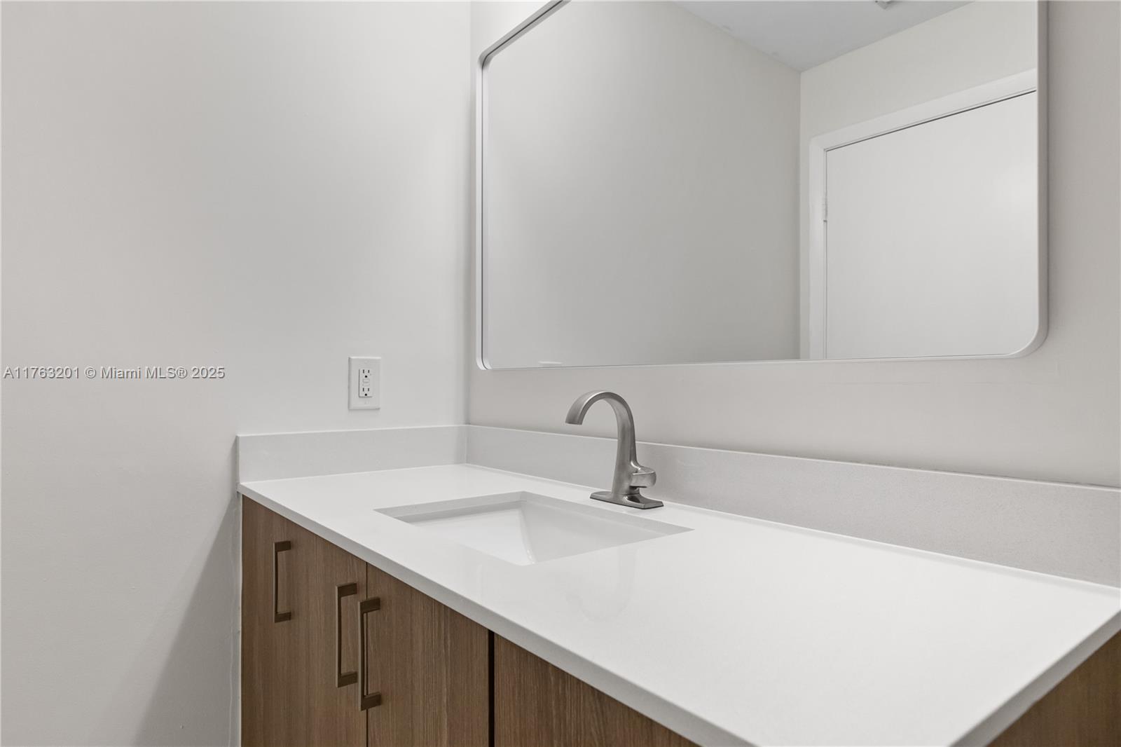 QUANTUM ON THE BAY CONDO - Residential