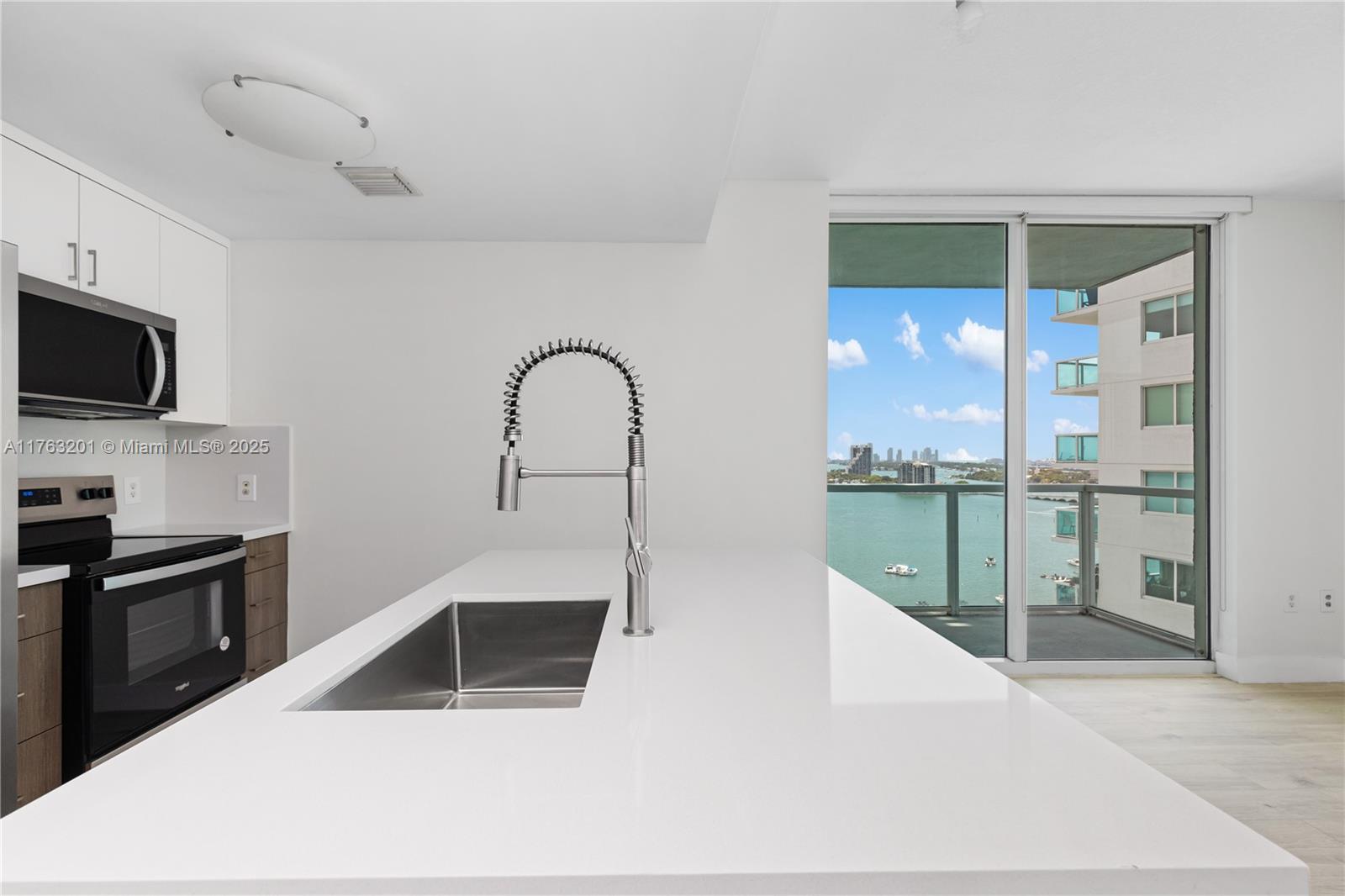 QUANTUM ON THE BAY CONDO - Residential
