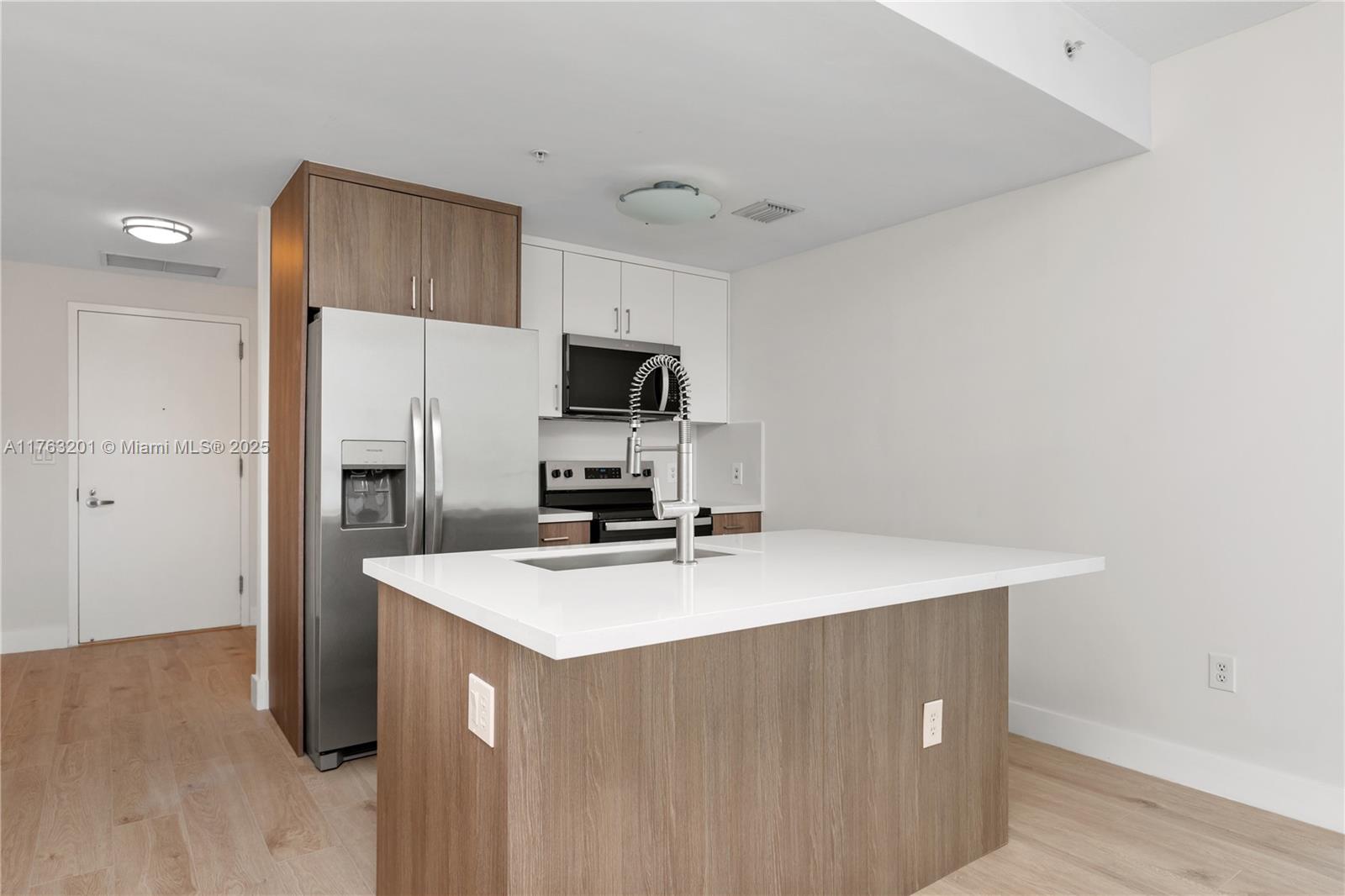 QUANTUM ON THE BAY CONDO - Residential