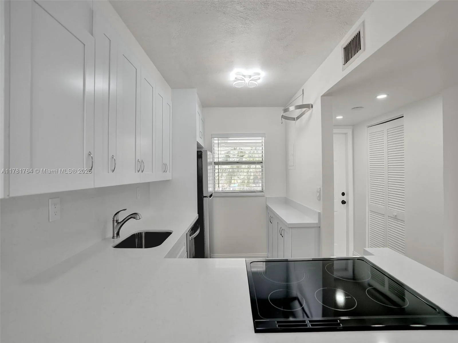 Miami, Florida 33155, United States, 2 Bedrooms Bedrooms, ,2 BathroomsBathrooms,Residential,Active,107737