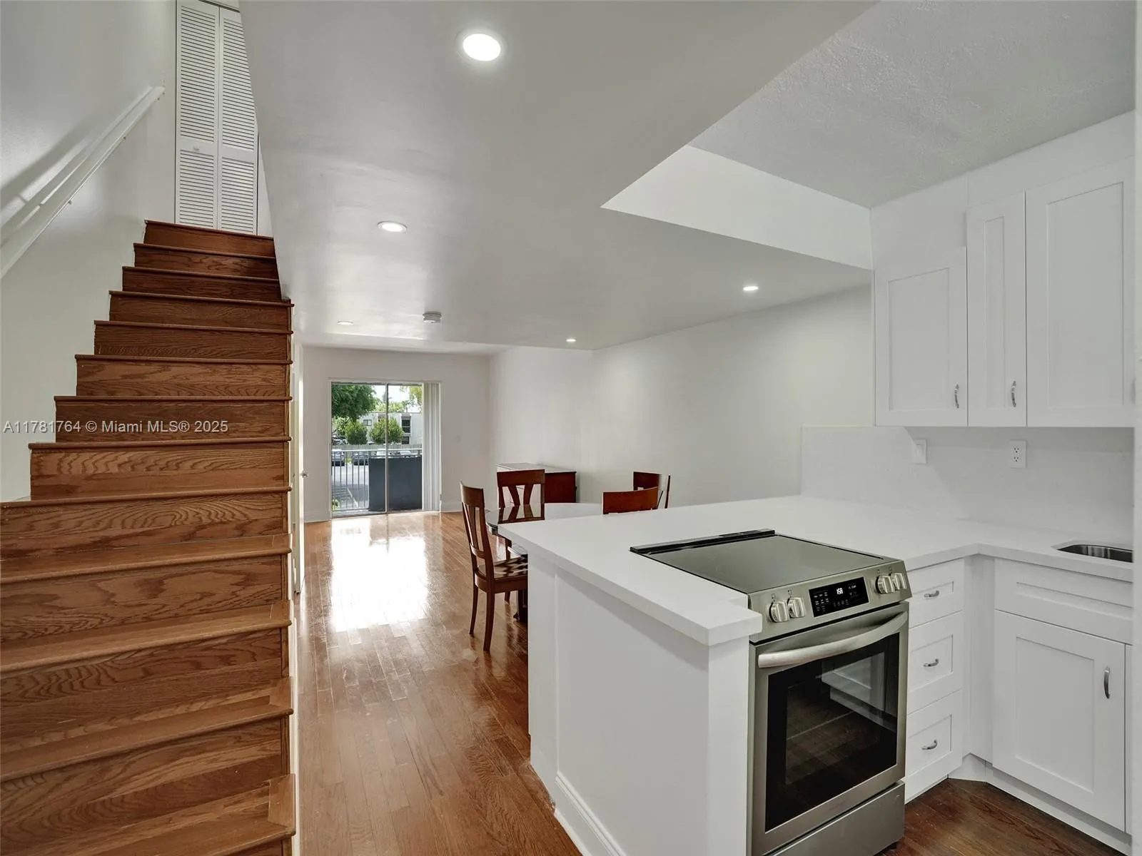 Miami, Florida 33155, United States, 2 Bedrooms Bedrooms, ,2 BathroomsBathrooms,Residential,Active,107737