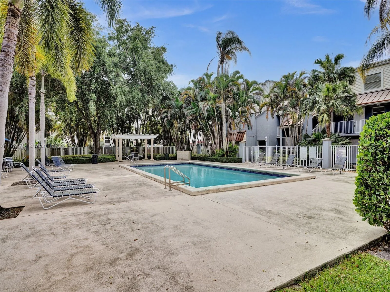 Miami, Florida 33155, United States, 2 Bedrooms Bedrooms, ,2 BathroomsBathrooms,Residential,Active,107737