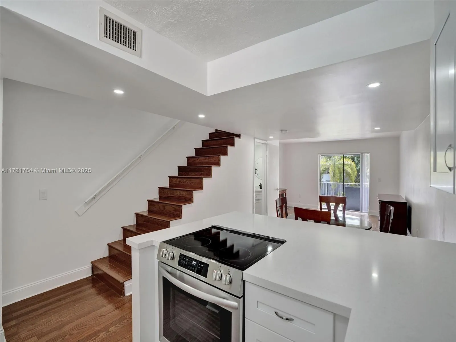 Miami, Florida 33155, United States, 2 Bedrooms Bedrooms, ,2 BathroomsBathrooms,Residential,Active,107737