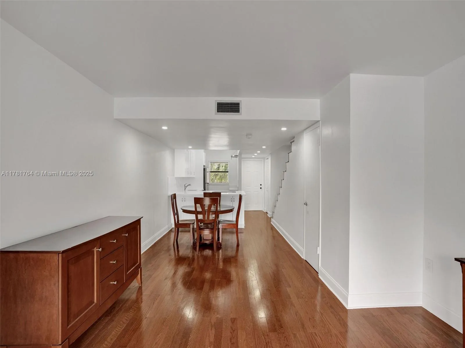 Miami, Florida 33155, United States, 2 Bedrooms Bedrooms, ,2 BathroomsBathrooms,Residential,Active,107737