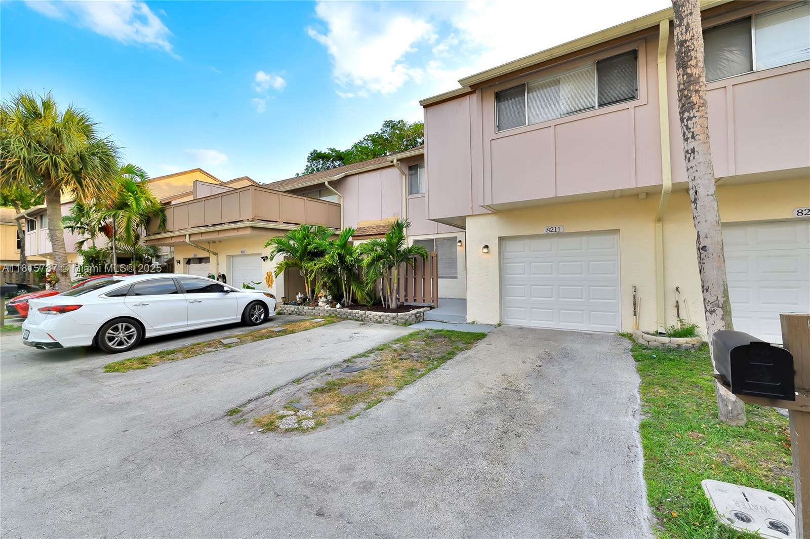 TOWNHOUSES AT JACARANDA C - Residential