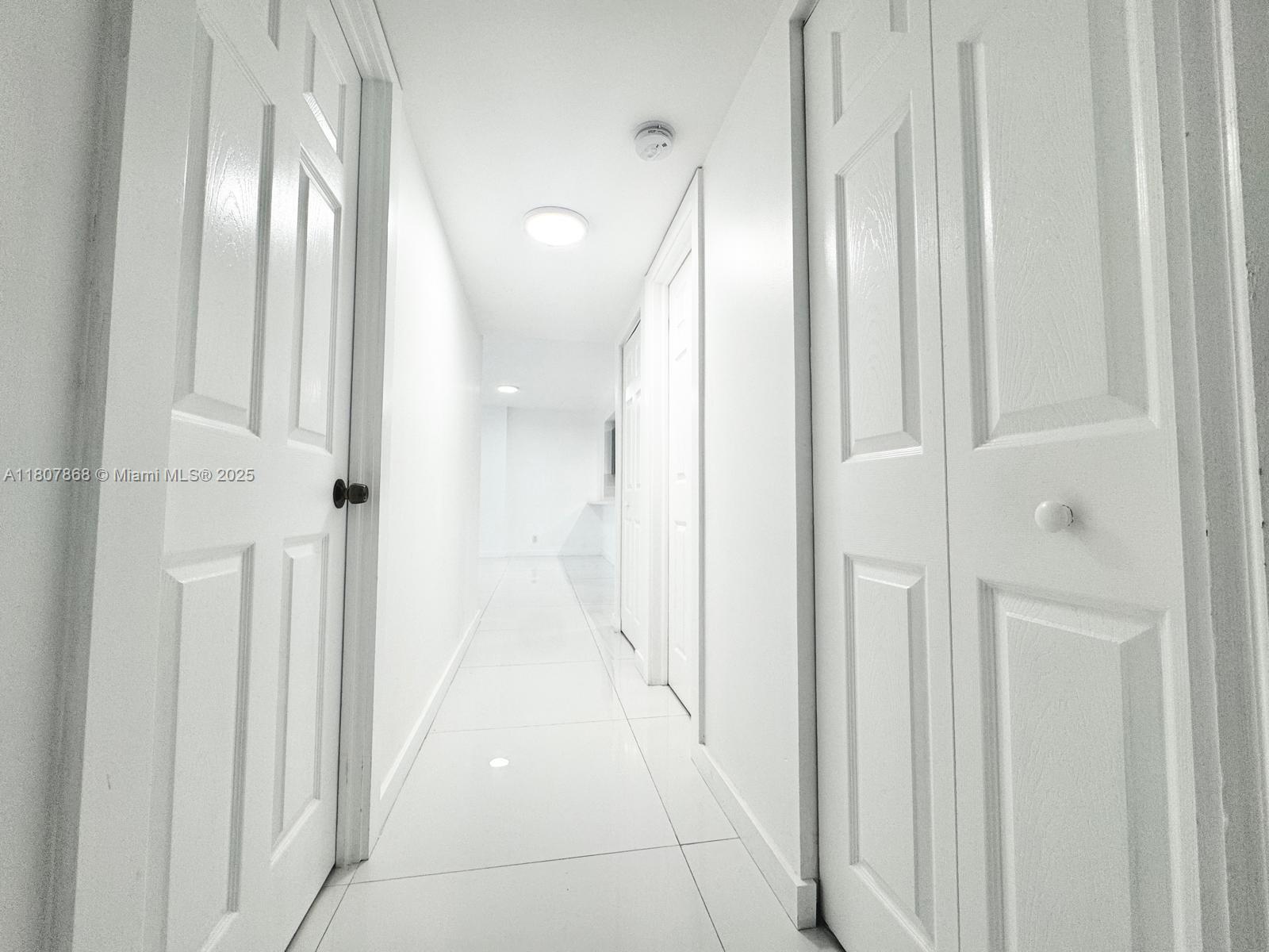 HALLMARK OF HOLLYWOOD CON - Residential