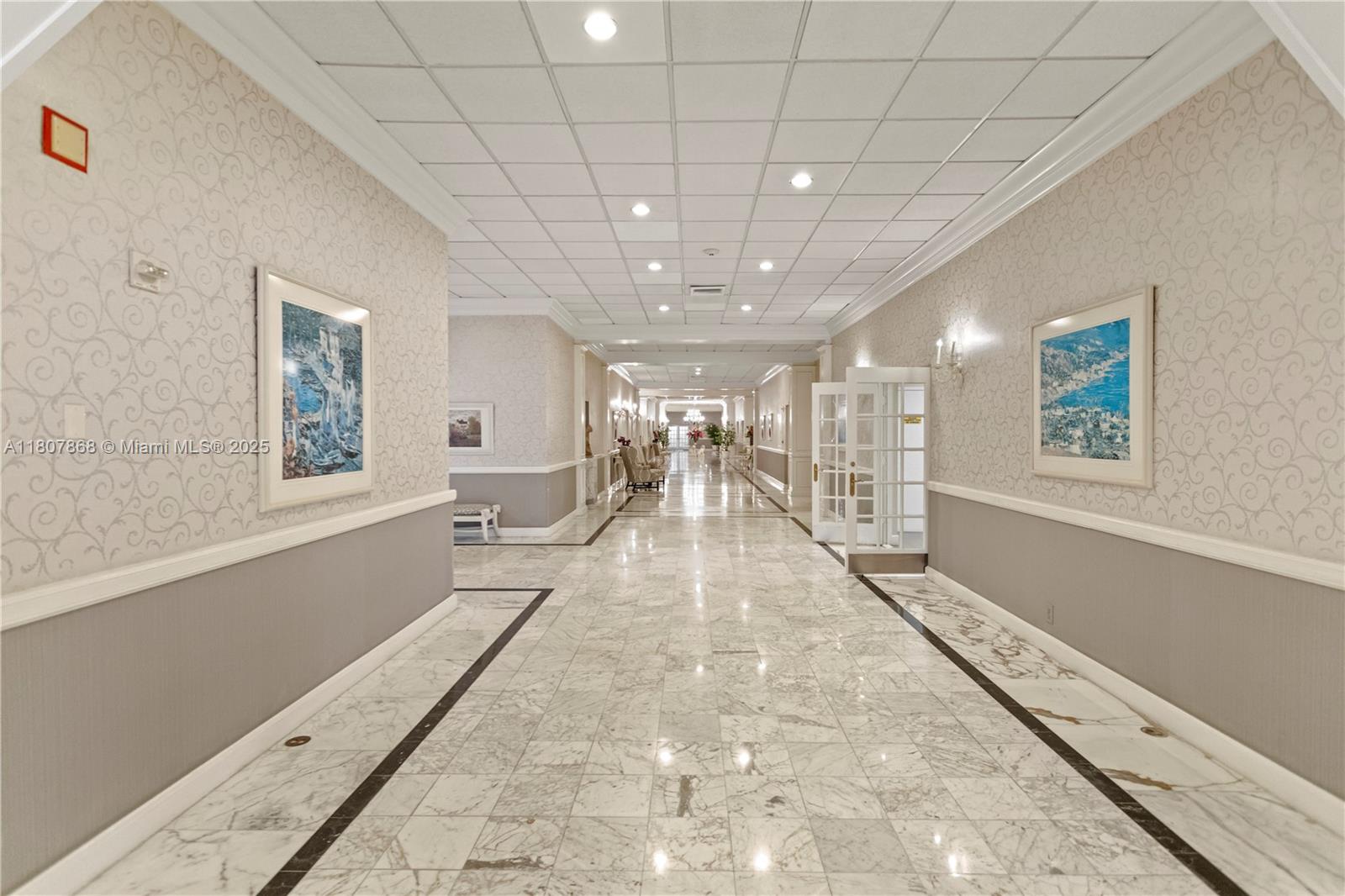 HALLMARK OF HOLLYWOOD CON - Residential