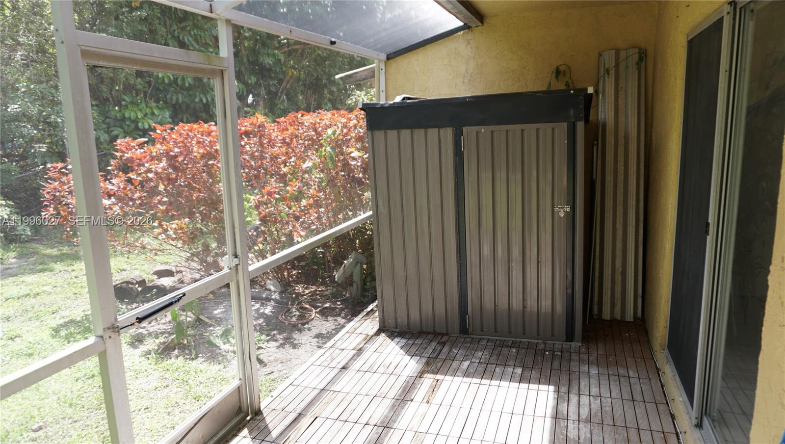 LA PLACIDA SECTION 2 COND - Residential