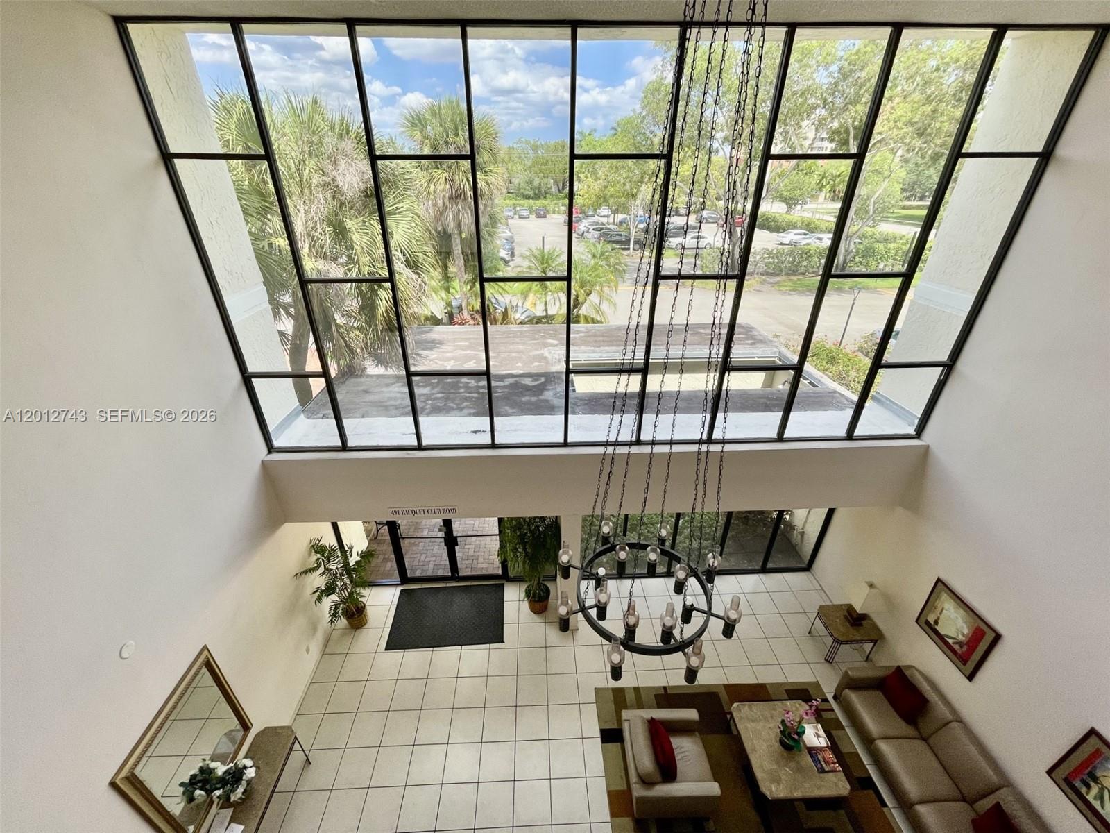 BLDG 130 OF COUNTRY CLUB - Residential Lease