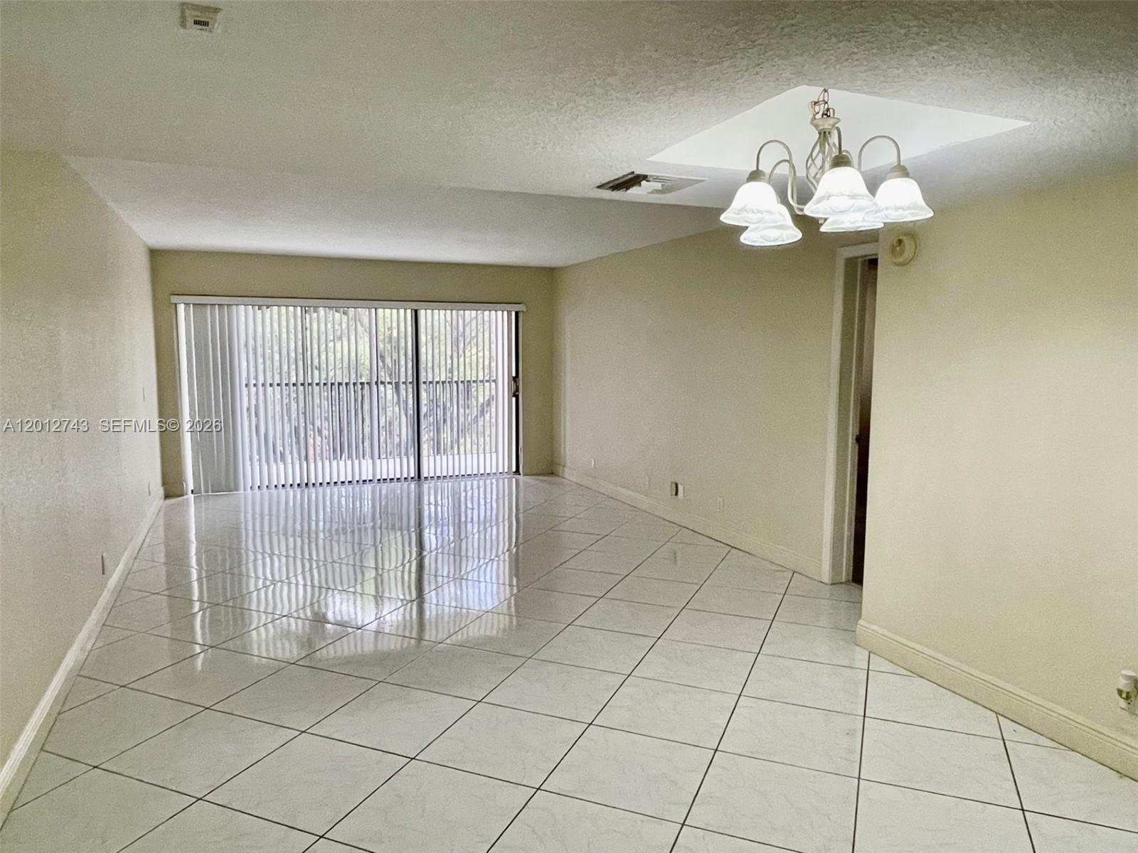 BLDG 130 OF COUNTRY CLUB - Residential Lease
