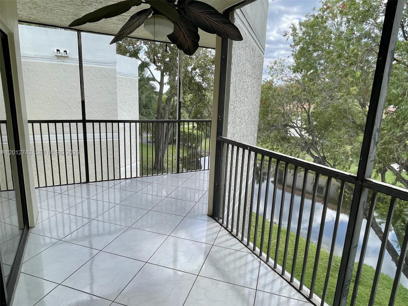 BLDG 130 OF COUNTRY CLUB - Residential Lease