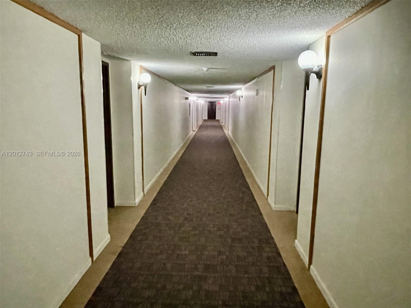 BLDG 130 OF COUNTRY CLUB - Residential Lease
