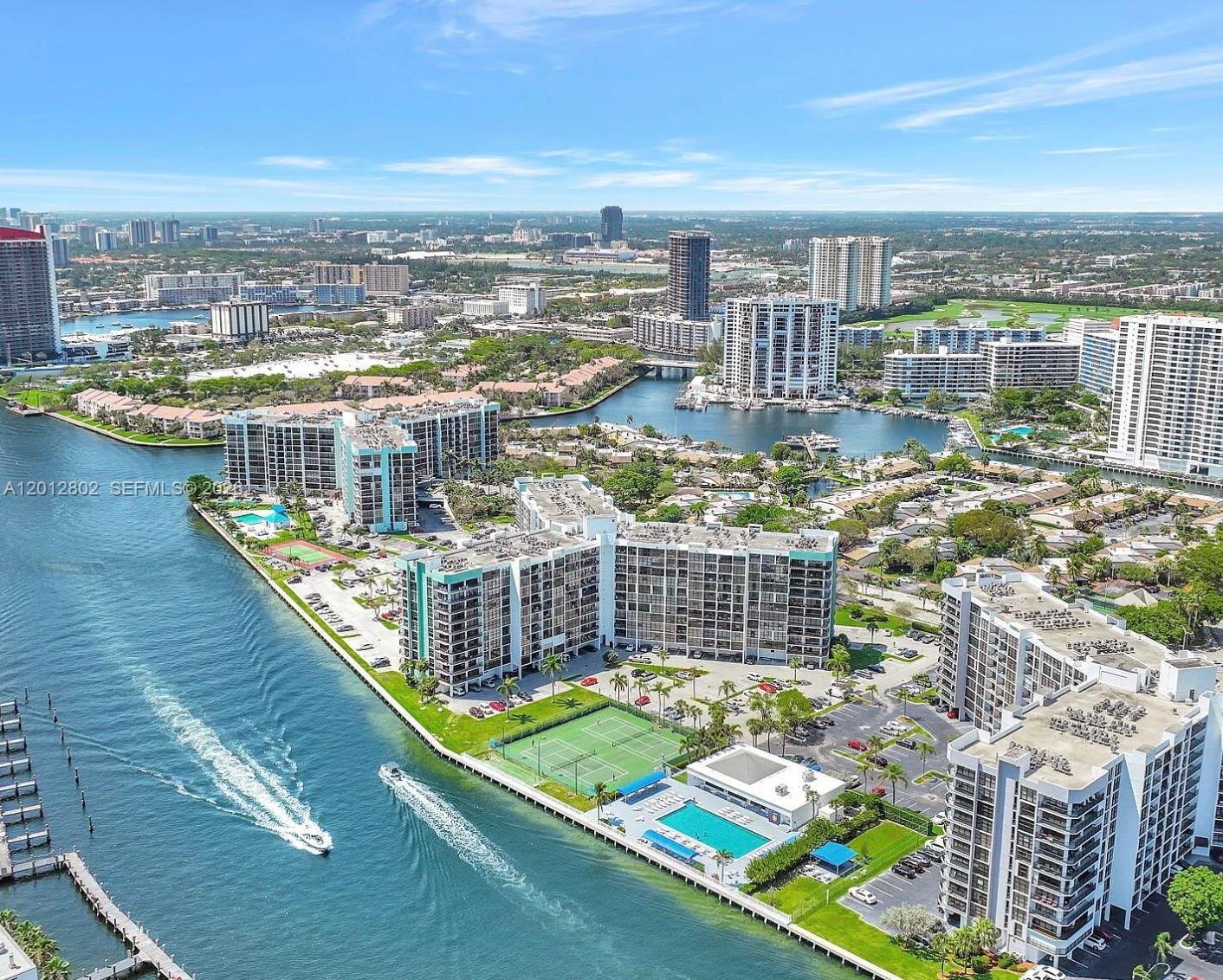 200 Leslie Dr 624