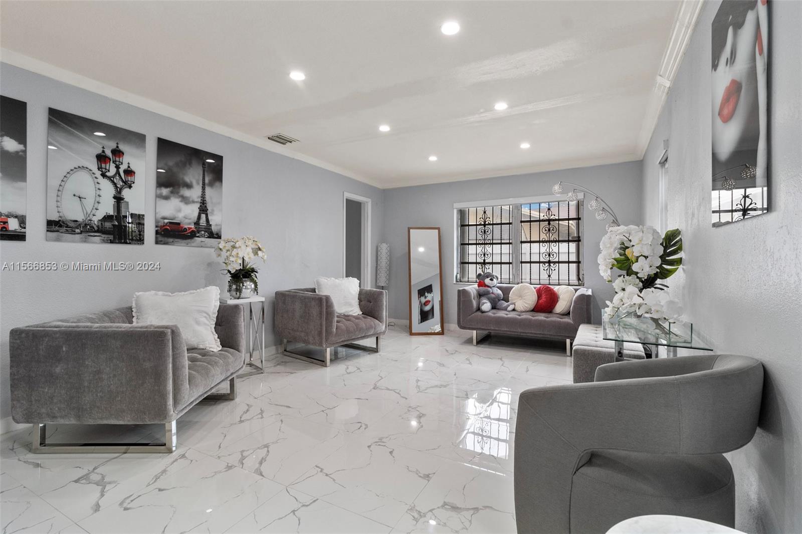 MONGIELLO MANOR - Residential