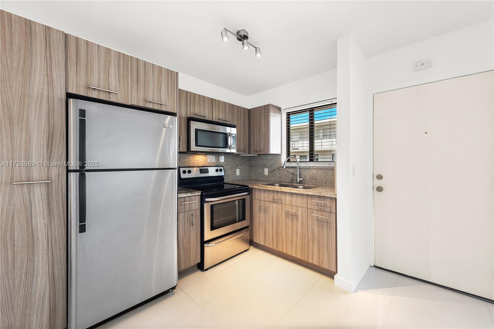 2924 Day Ave N311