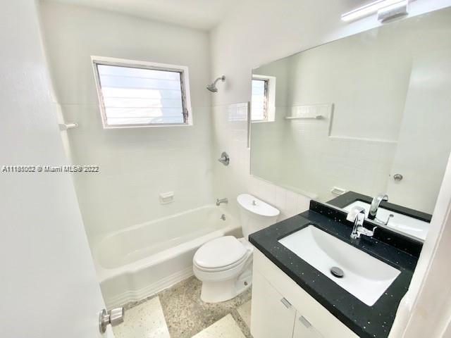 P & S APARTMENTS CONDO - Residential Lease
