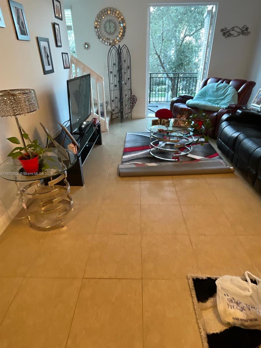 COBBLESTONE II CONDO - Residential Lease