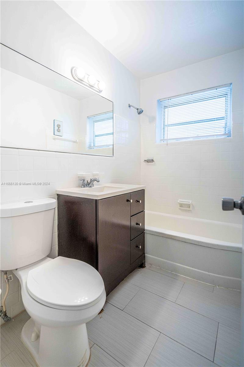 ALTOS DEL MAR NO 3 - Residential Lease