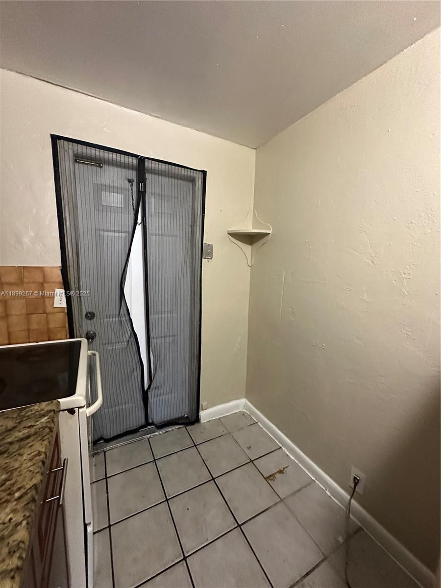 WEST CARVER RANCHES ADD N - Residential Lease