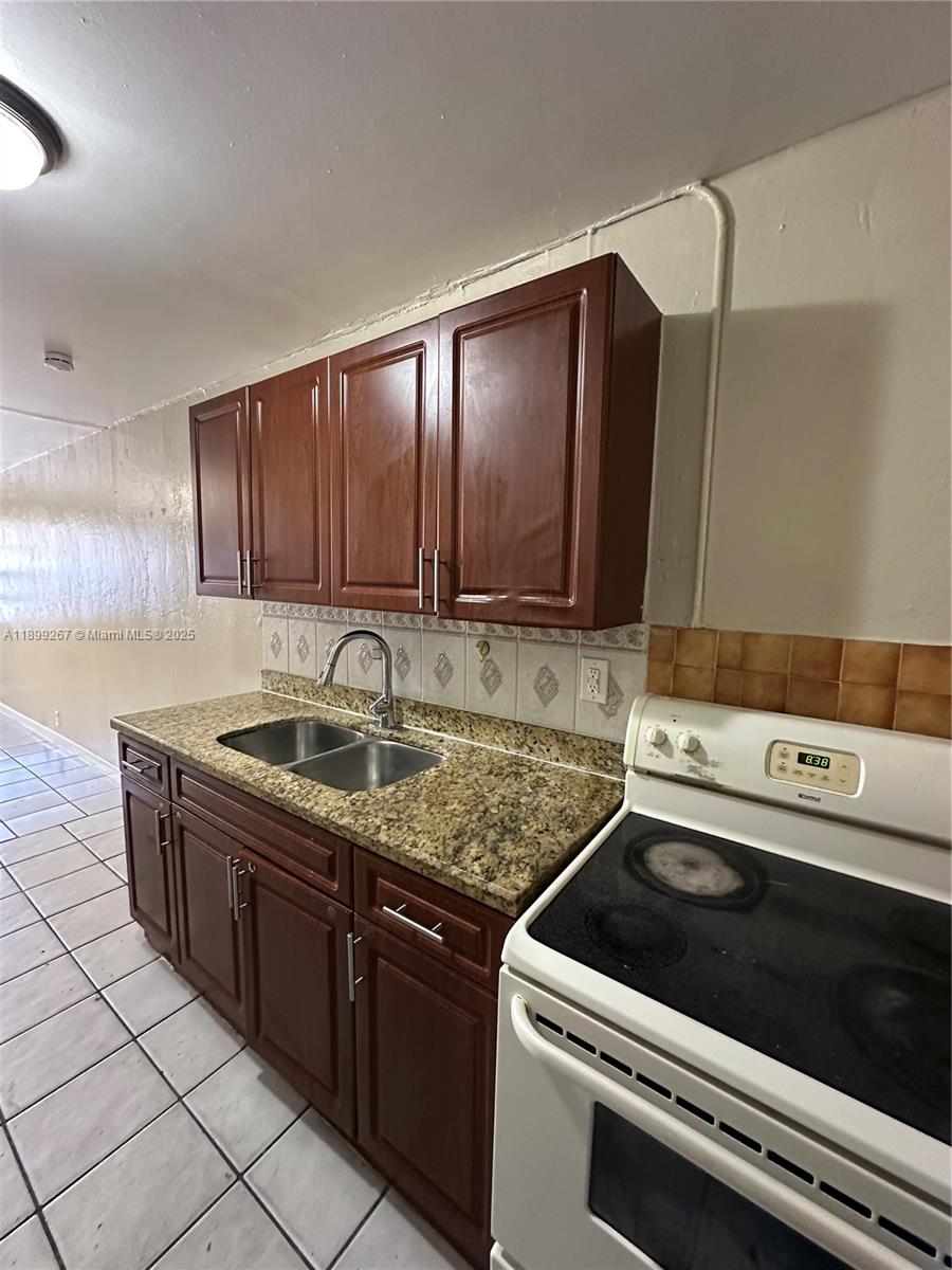 WEST CARVER RANCHES ADD N - Residential Lease