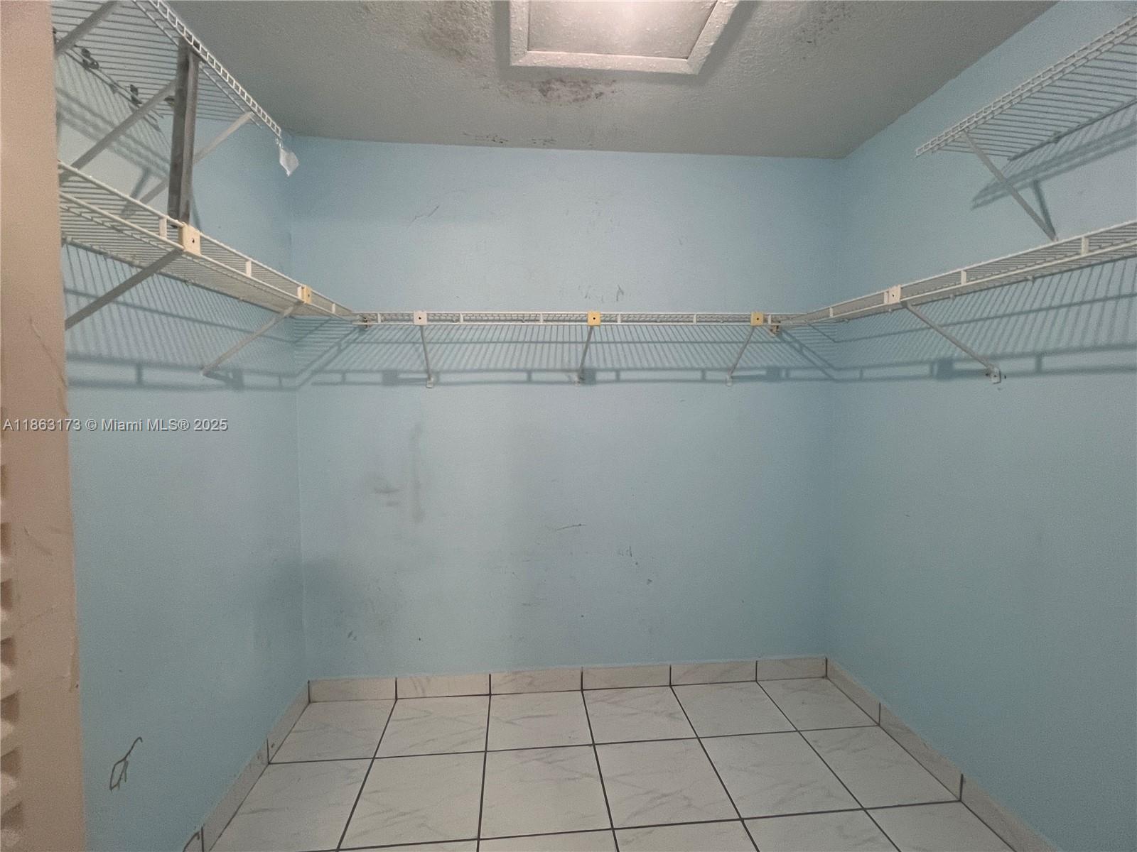 LAGO GRANDE FOUR-B CONDO - Residential