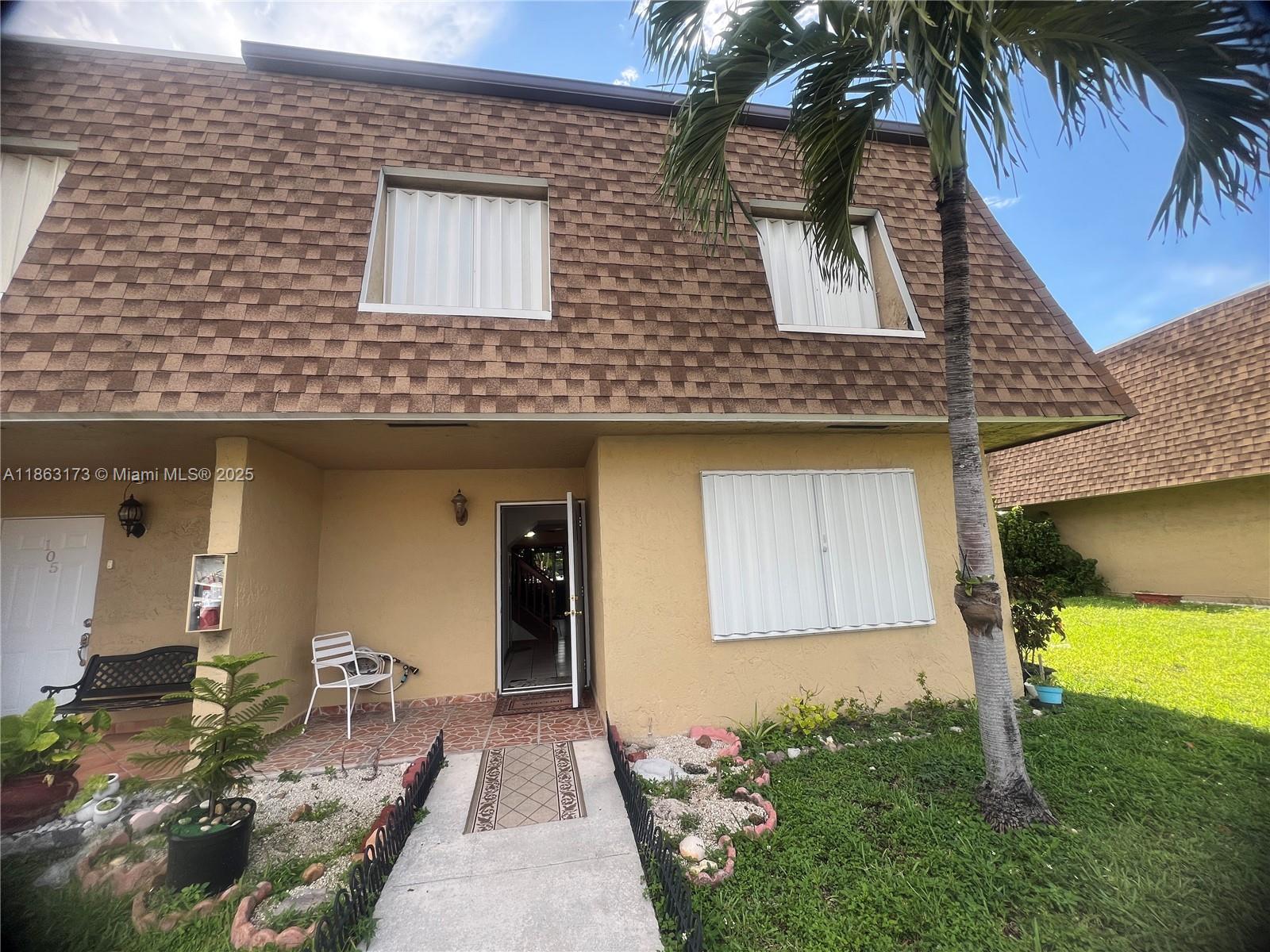 LAGO GRANDE FOUR-B CONDO - Residential