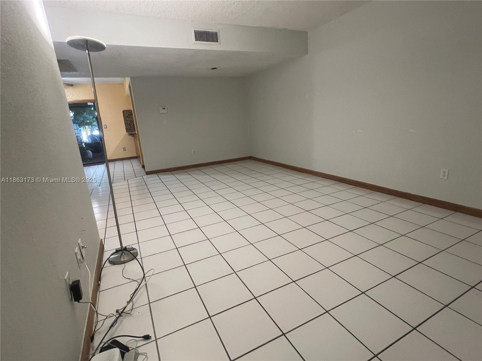 LAGO GRANDE FOUR-B CONDO - Residential