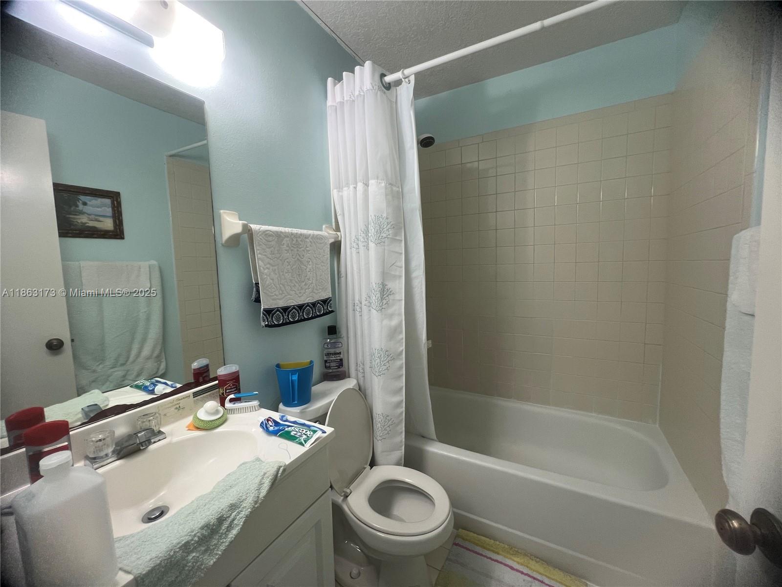 LAGO GRANDE FOUR-B CONDO - Residential