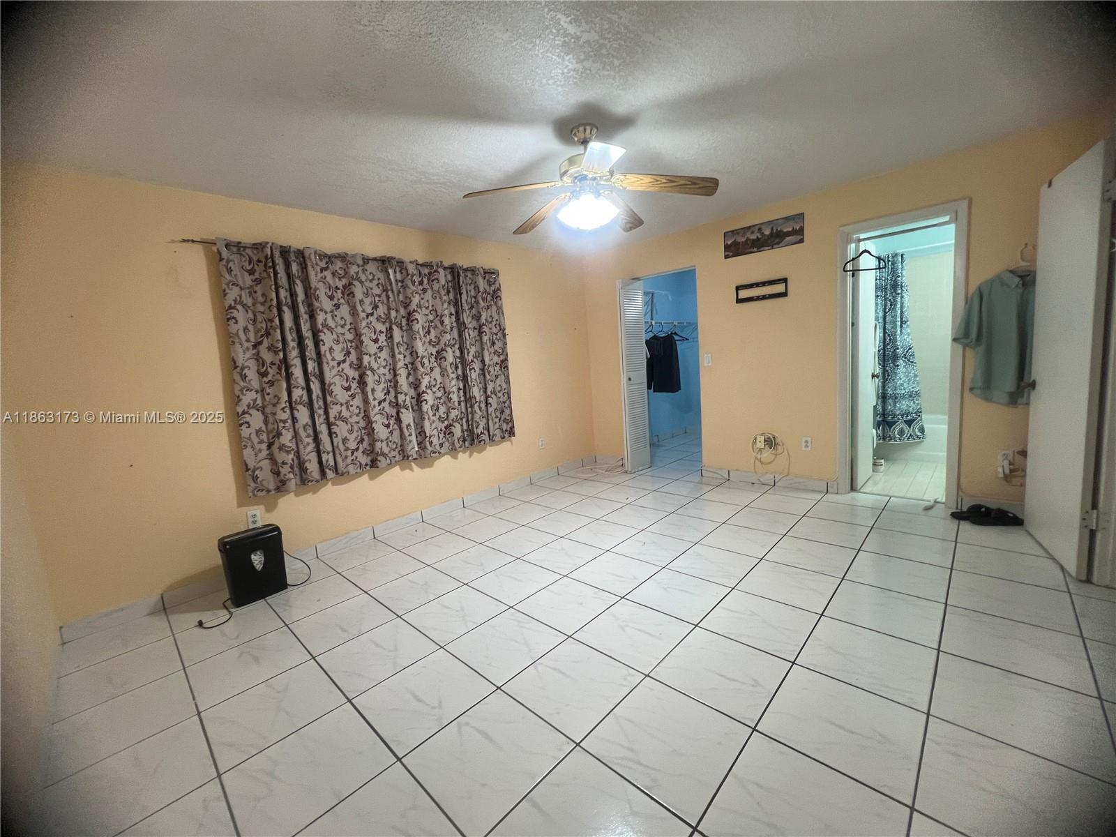 LAGO GRANDE FOUR-B CONDO - Residential