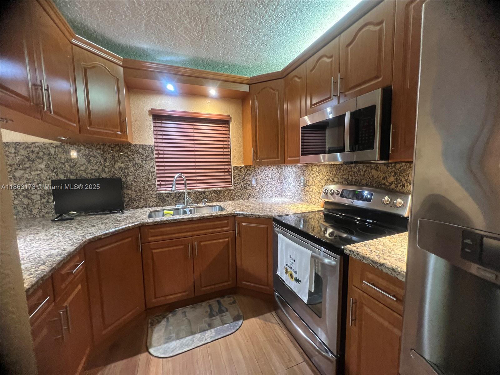 LAGO GRANDE FOUR-B CONDO - Residential