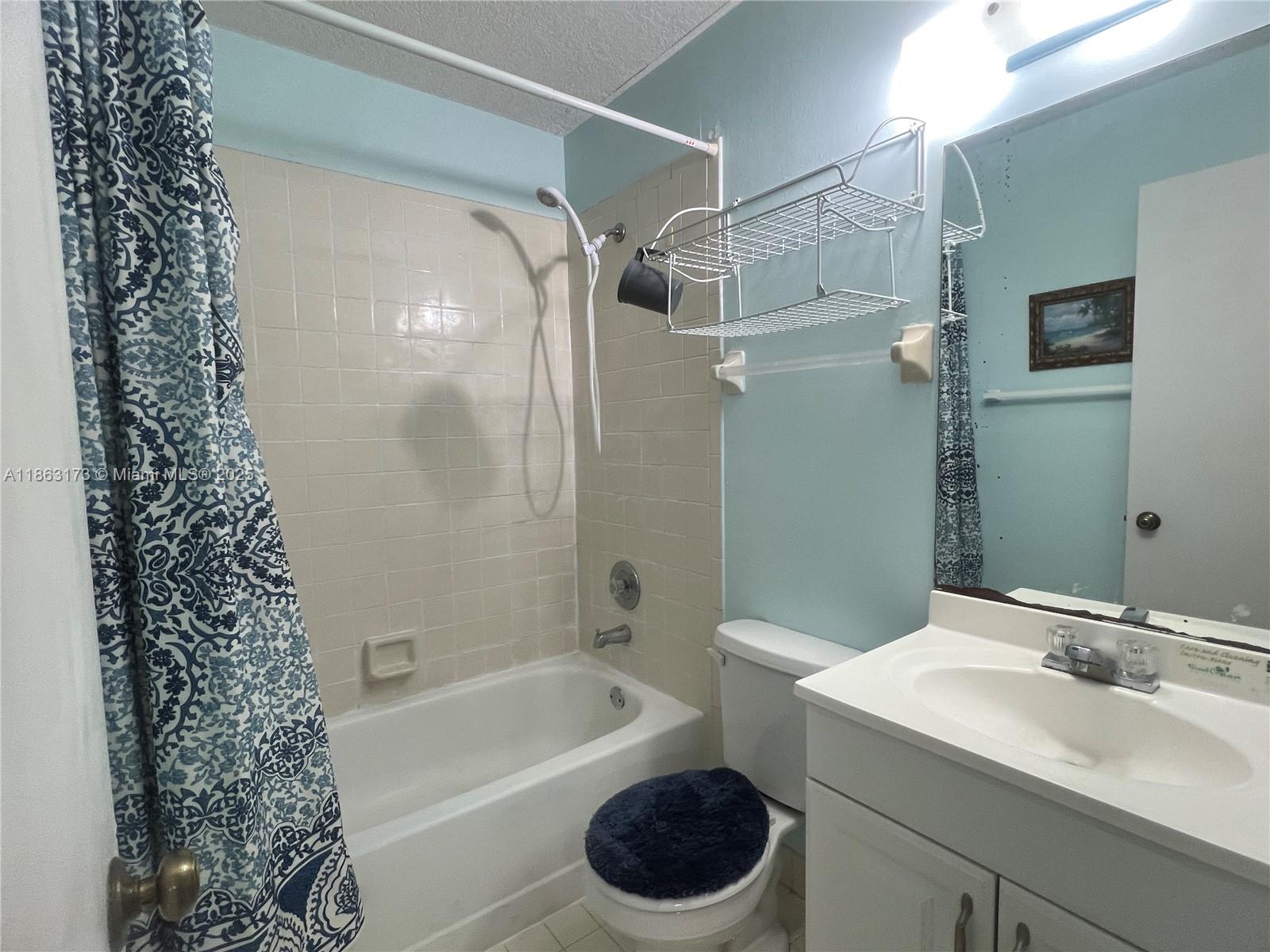 LAGO GRANDE FOUR-B CONDO - Residential