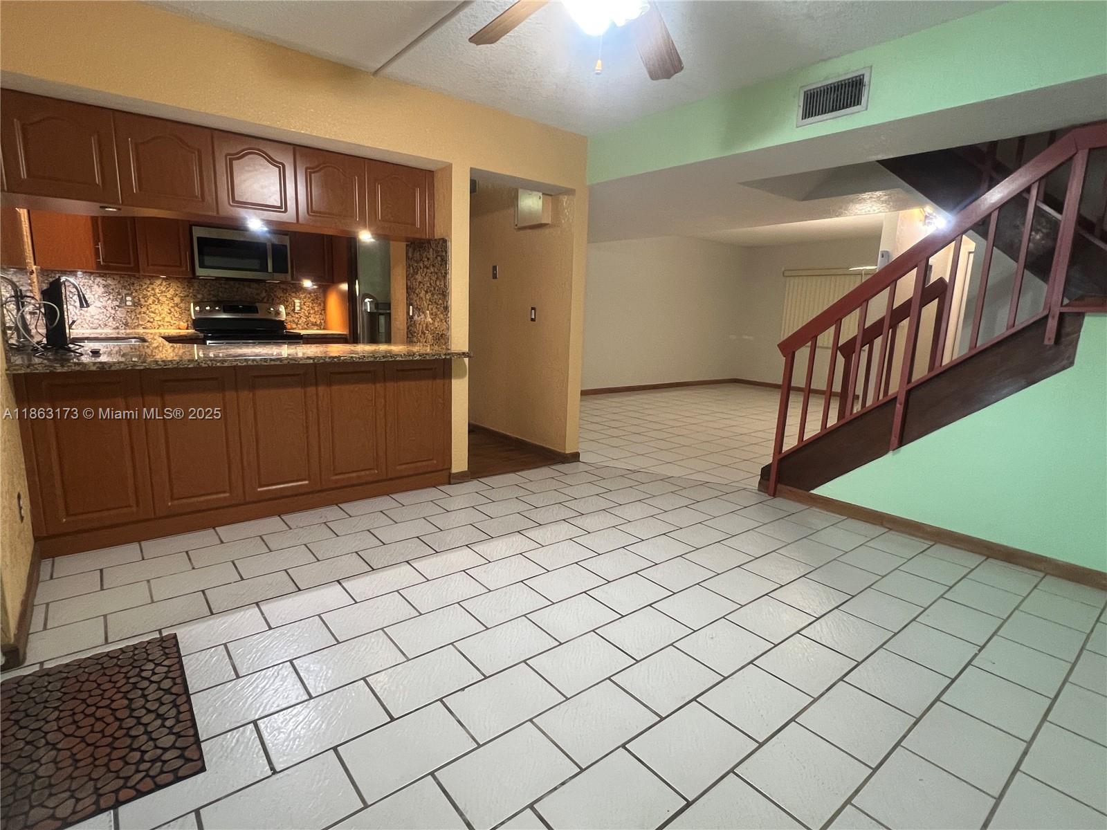 LAGO GRANDE FOUR-B CONDO - Residential