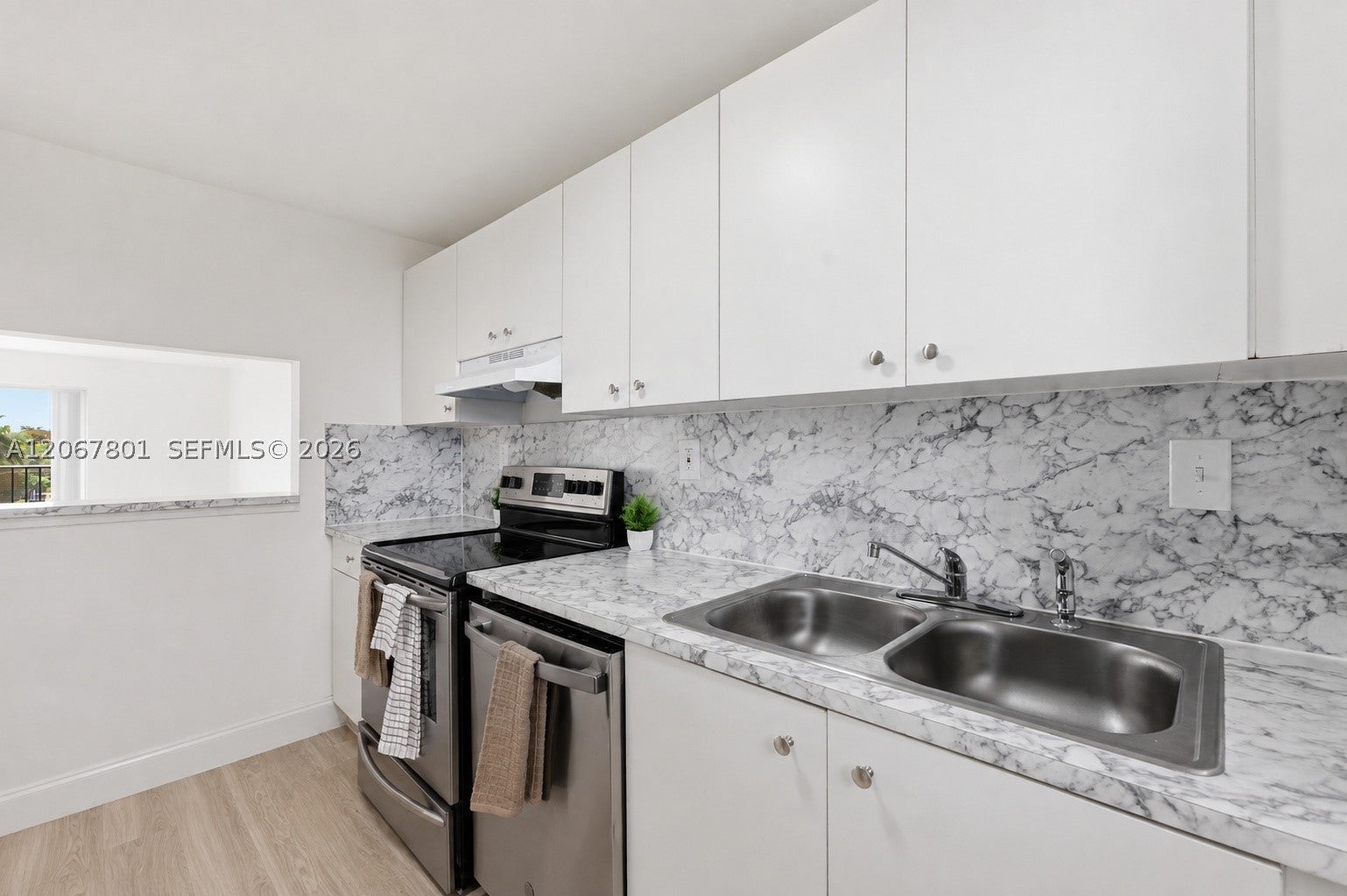 2520 N Andrews Ave 305