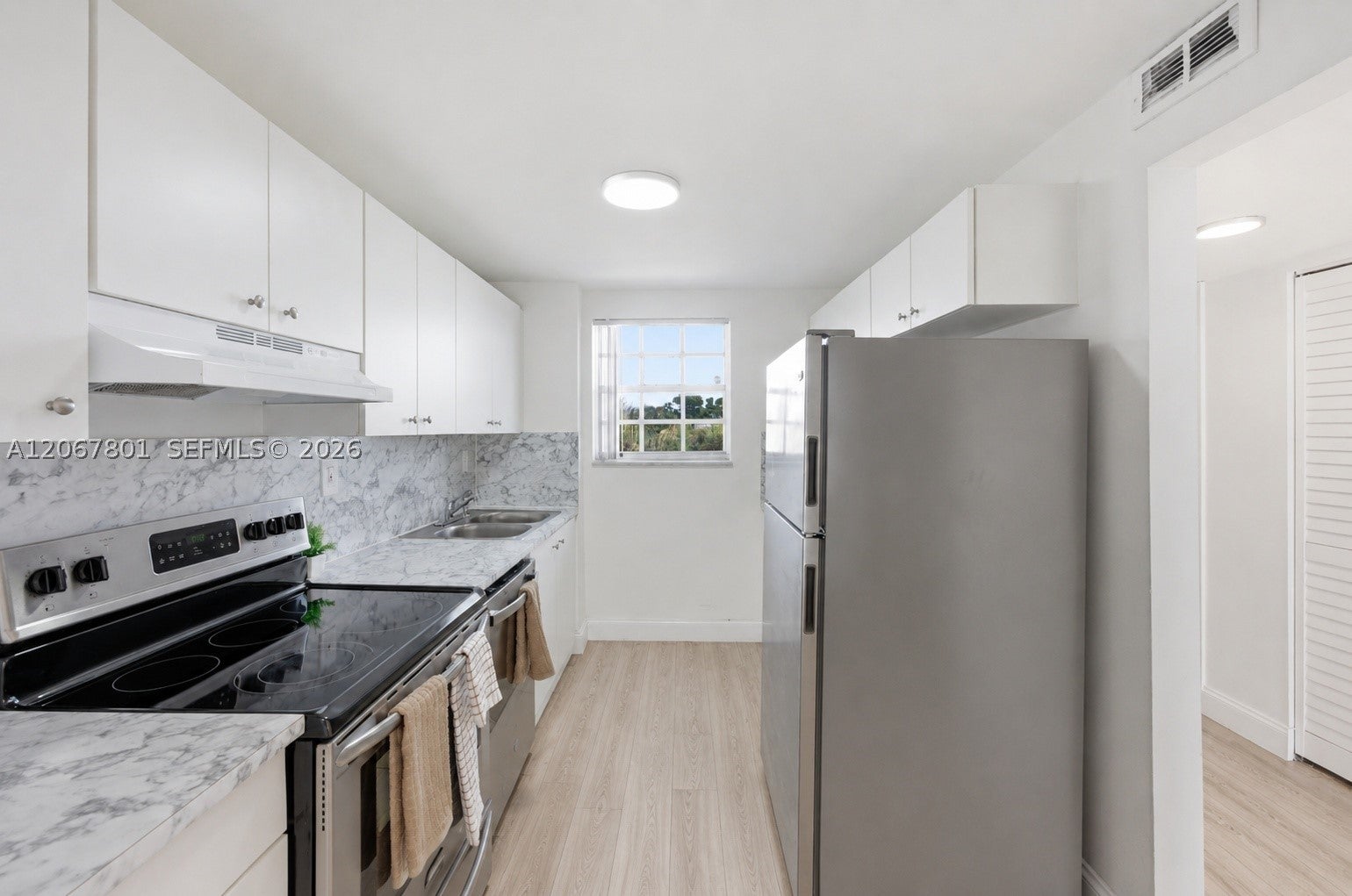 2520 N Andrews Ave 305